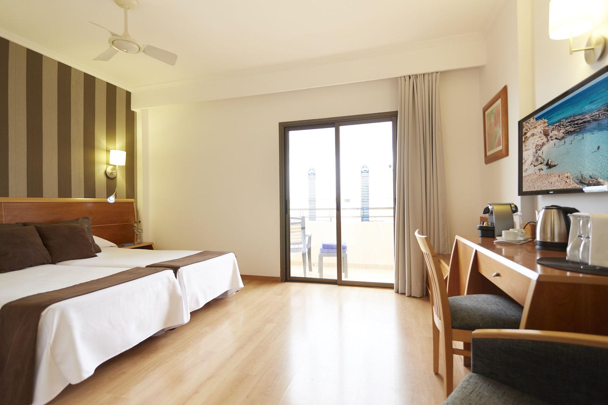 Invisa La Cala Hotel Santa Eularia des Riu