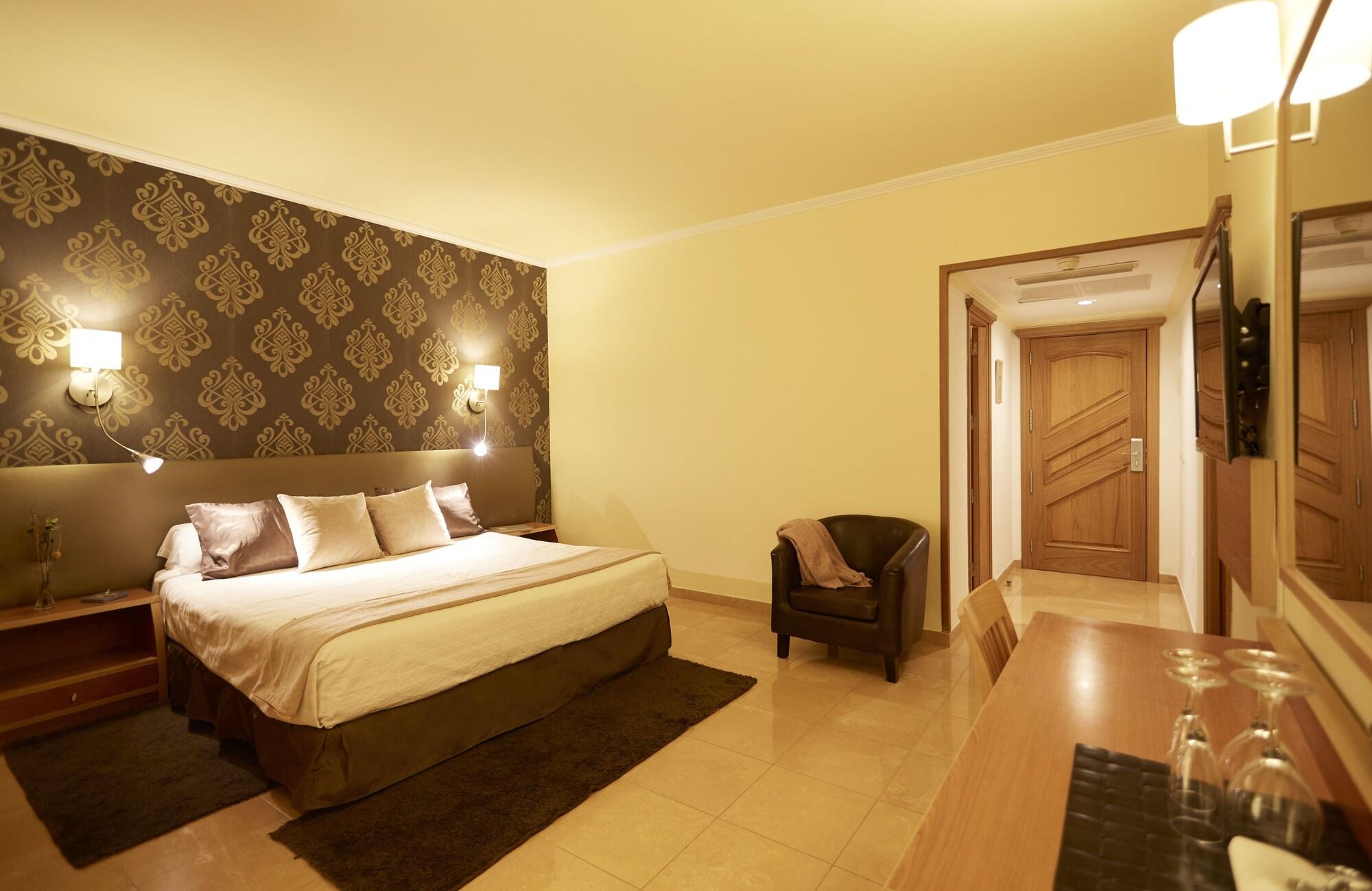 Invisa La Cala 4* Santa Eularia des Riu